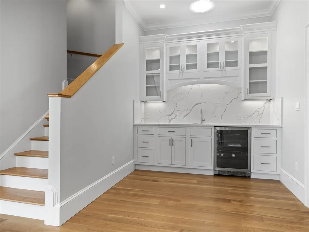 3 bed, 2 bath apartment for rent at 944 East Broadway Unit 3, South Boston — photo 8 of 33