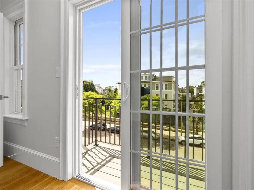 3 bed, 2 bath apartment for rent at 944 East Broadway Unit 3, South Boston — photo 22 of 33