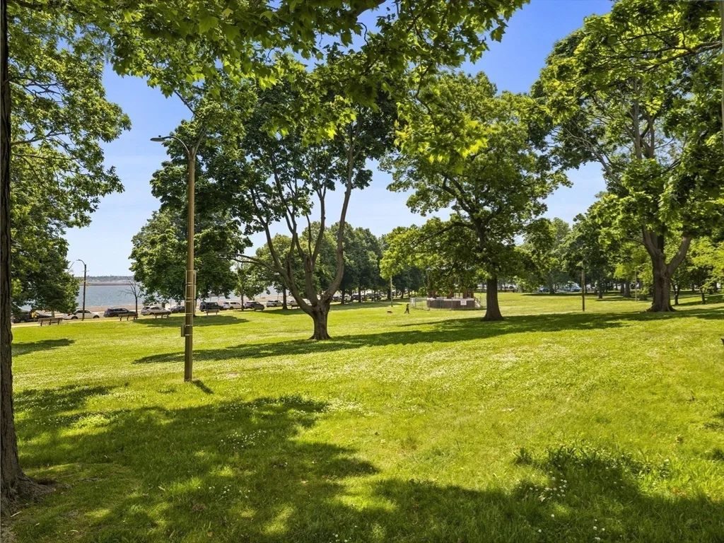 3 bed, 2 bath apartment for rent at 944 East Broadway Unit 3, South Boston — photo 28 of 33
