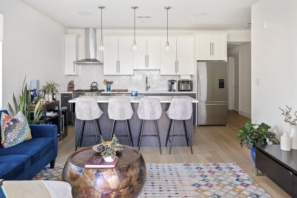 2 bed, 2 bath apartment for rent at 946 Saratgoa Unit 302, East Boston — photo 2 of 21