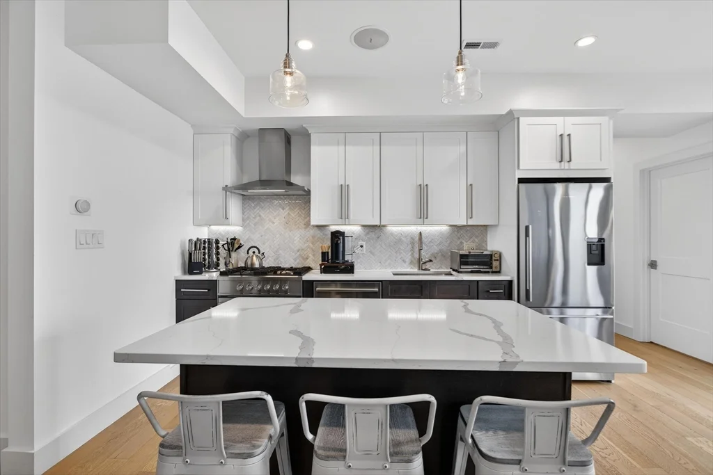 2 bed, 2 bath apartment for rent at 946 Saratoga St Unit 303, East Boston — photo 5 of 24
