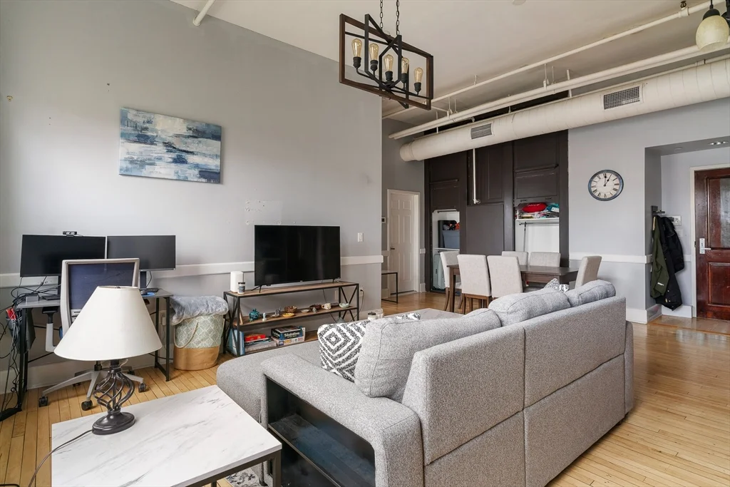 1 bed, 1 bath apartment for rent at 948 Main St Unit 205, Waltham — photo 6 of 9