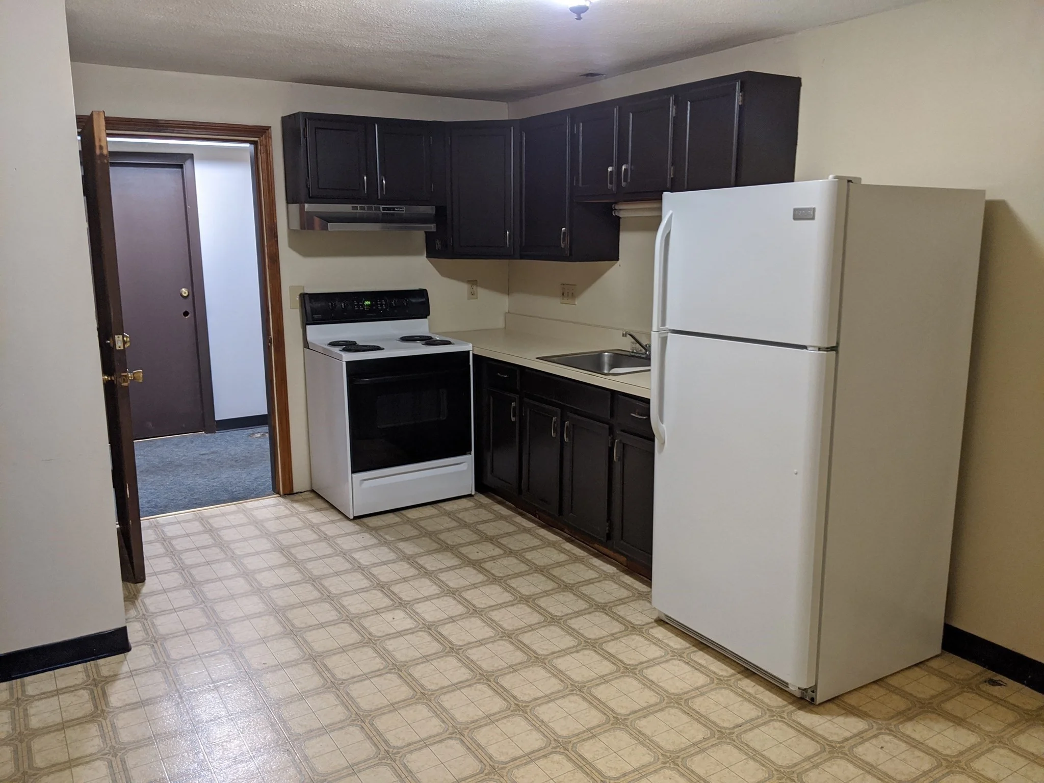 1 bed, 1 bath apartment for rent at 949 Main St Unit C, Woburn — photo 2 of 5