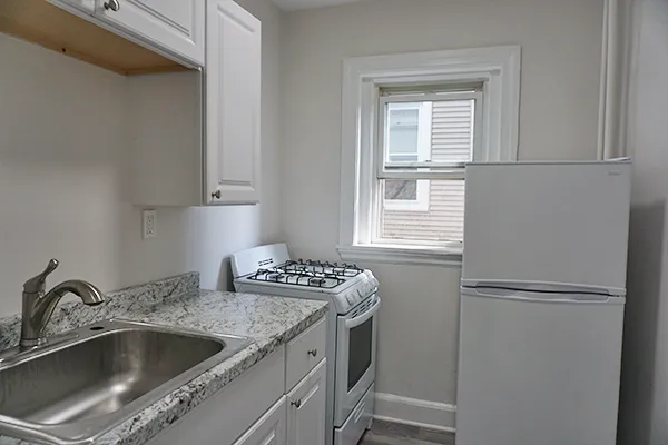 1 bed, 1 bath apartment for rent at 95 Adams St Unit 2, South Side — photo 3 of 8