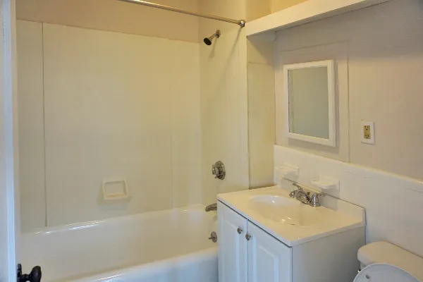 1 bed, 1 bath apartment for rent at 95 Adams St Unit 95-08, South Side — photo 8 of 10