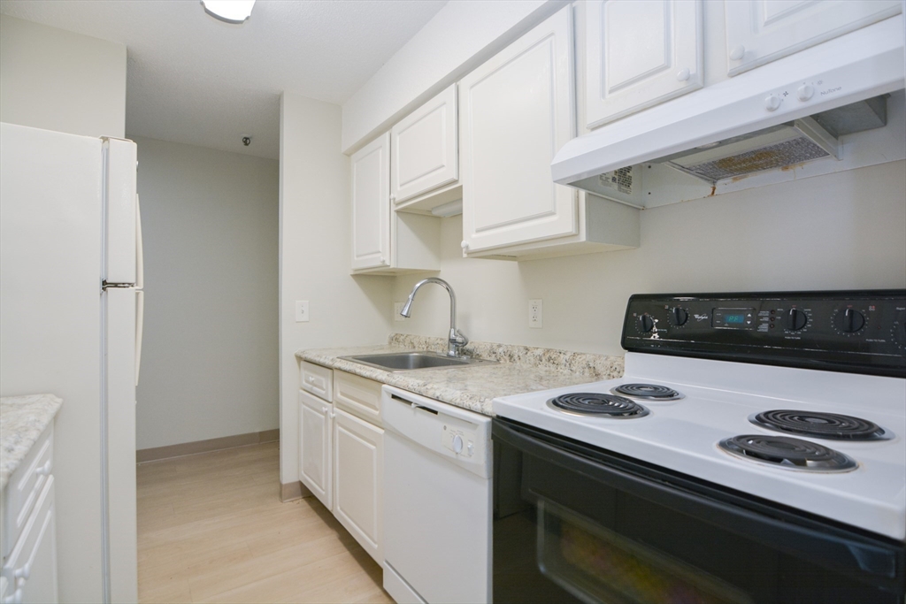 2 bed, 2 bath apartment for rent at 95 Audubon Rd Unit 1216, Wakefield — photo 23 of 30