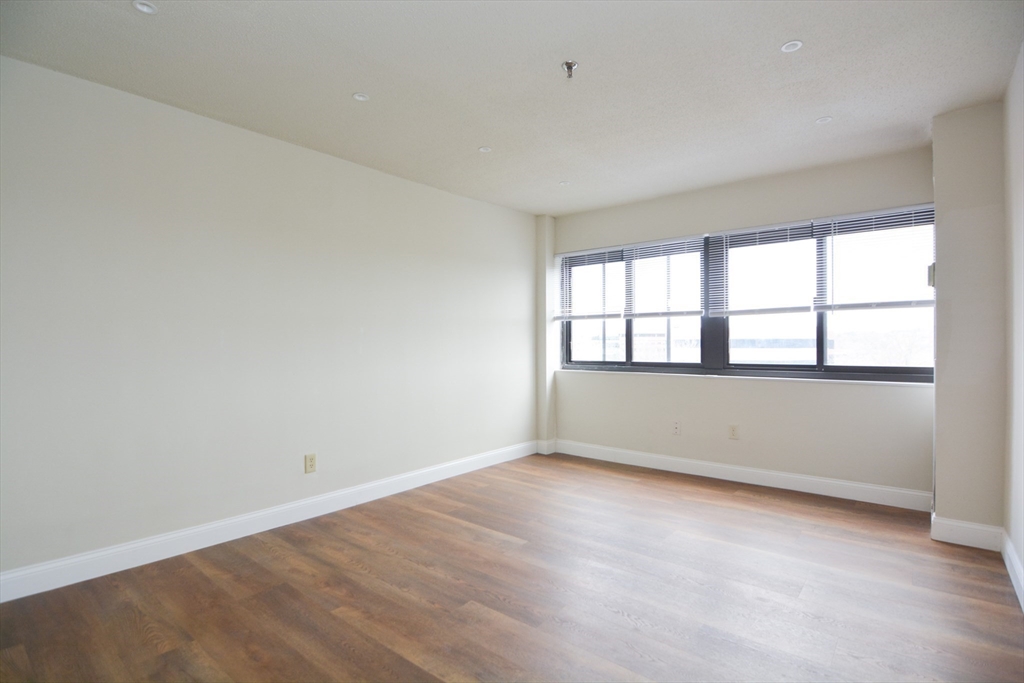 2 bed, 2 bath apartment for rent at 95 Audubon Rd Unit 906, Wakefield — photo 15 of 32