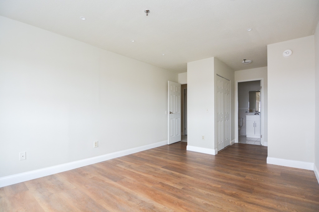 2 bed, 2 bath apartment for rent at 95 Audubon Rd Unit 906, Wakefield — photo 12 of 32