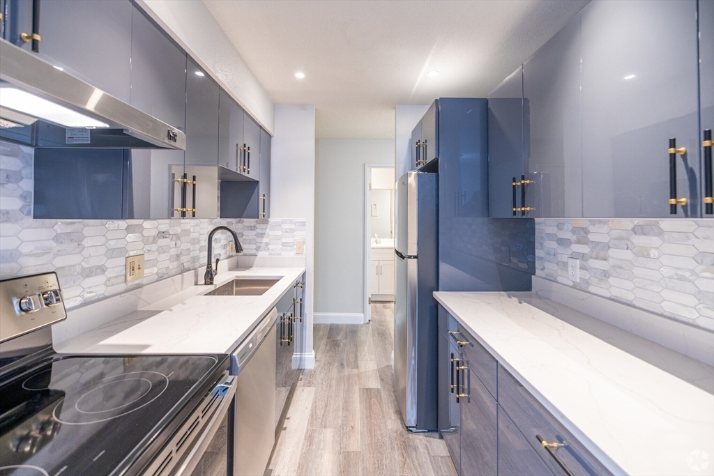 2 bed, 2 bath apartment for rent at 95 Audubon Rd Unit 906, Wakefield — photo 17 of 32