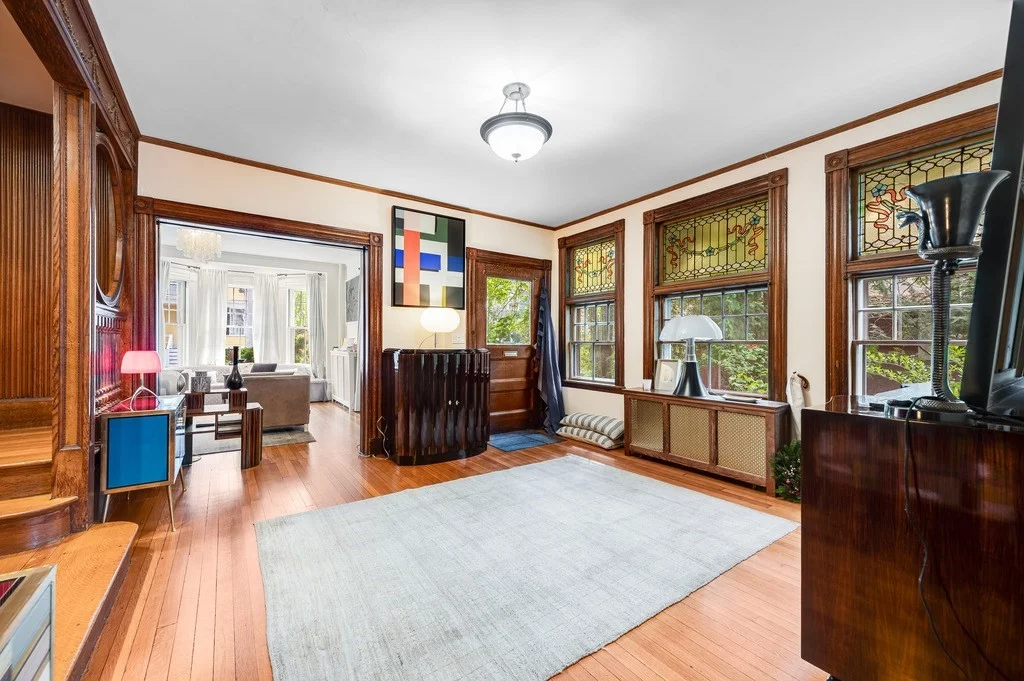 6 bed, 3 bath apartment for rent at 95 Avon Hill, Strawberry Hill — photo 13 of 16