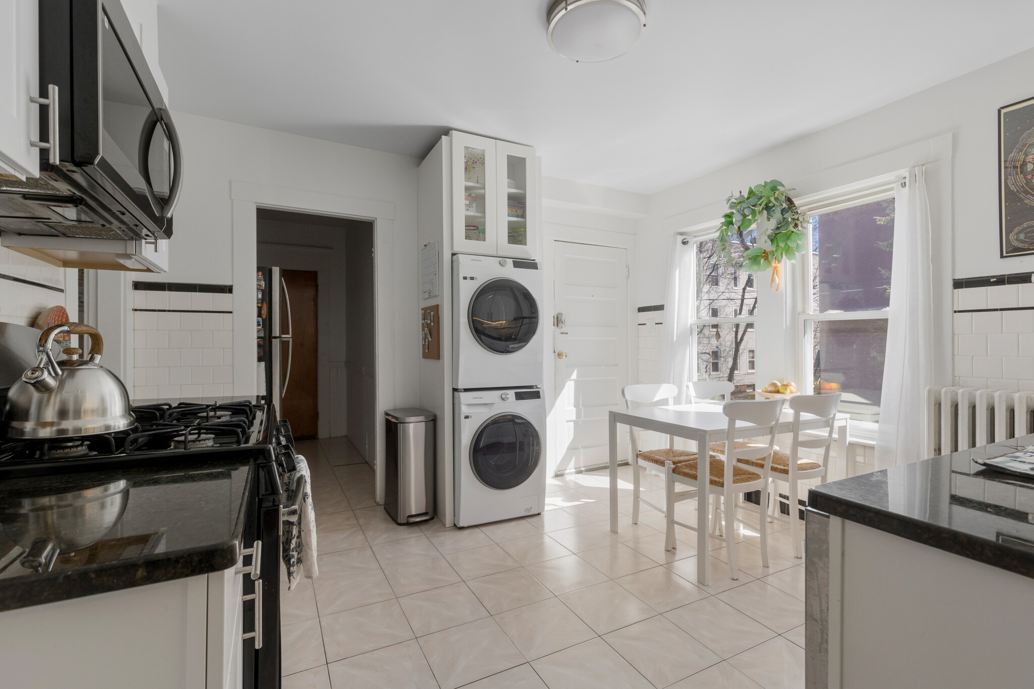 3 bed, 1 bath apartment for rent at 95 Beacon St Unit 2, Ward Two — photo 1 of 12
