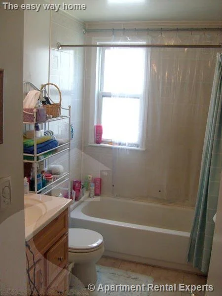 3 bed, 1 bath apartment for rent at 95 Belmont St Unit 1, Spring Hill — photo 3 of 7