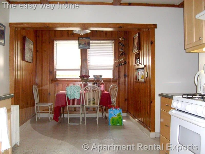 3 bed, 1 bath apartment for rent at 95 Belmont St Unit 1, Spring Hill — photo 4 of 7