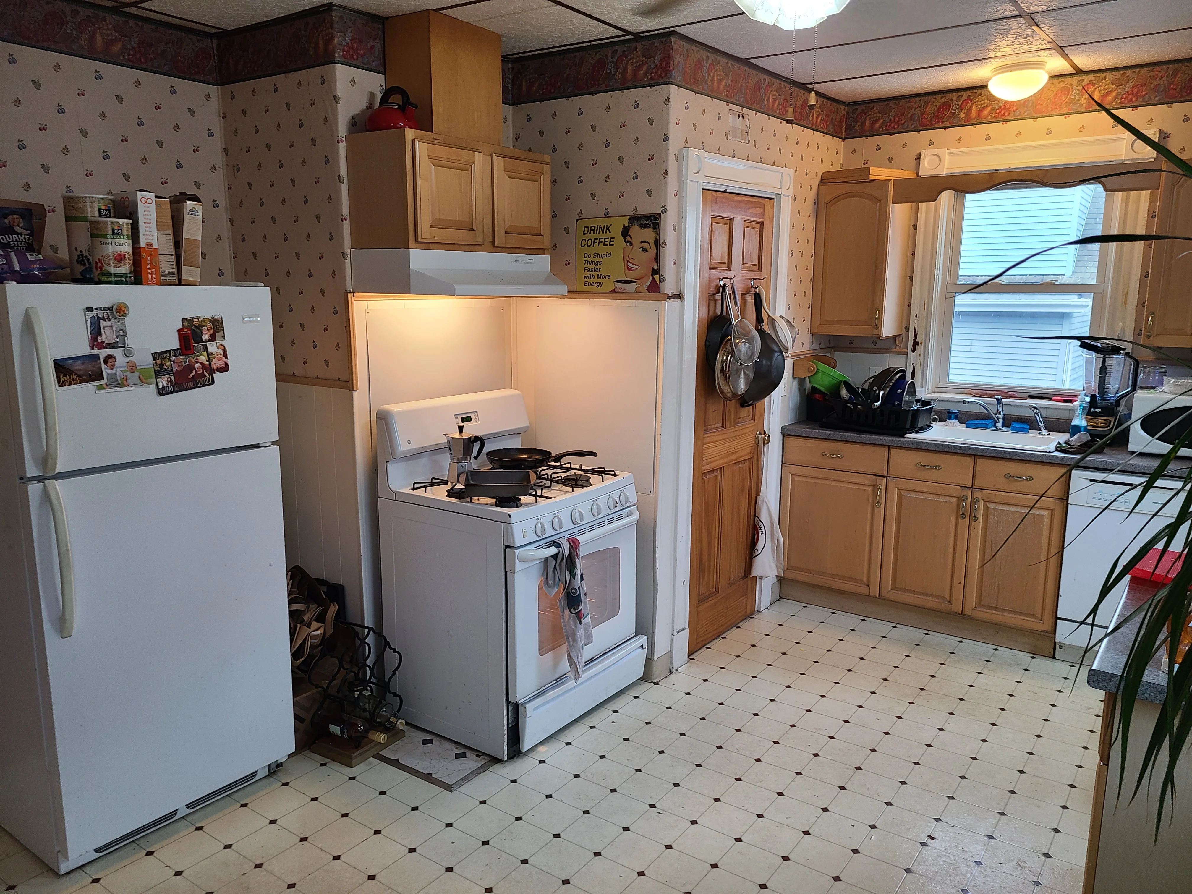 3 bed, 2 bath apartment for rent at 95 Belmont St Unit 2, Powder House Square — photo 3 of 17