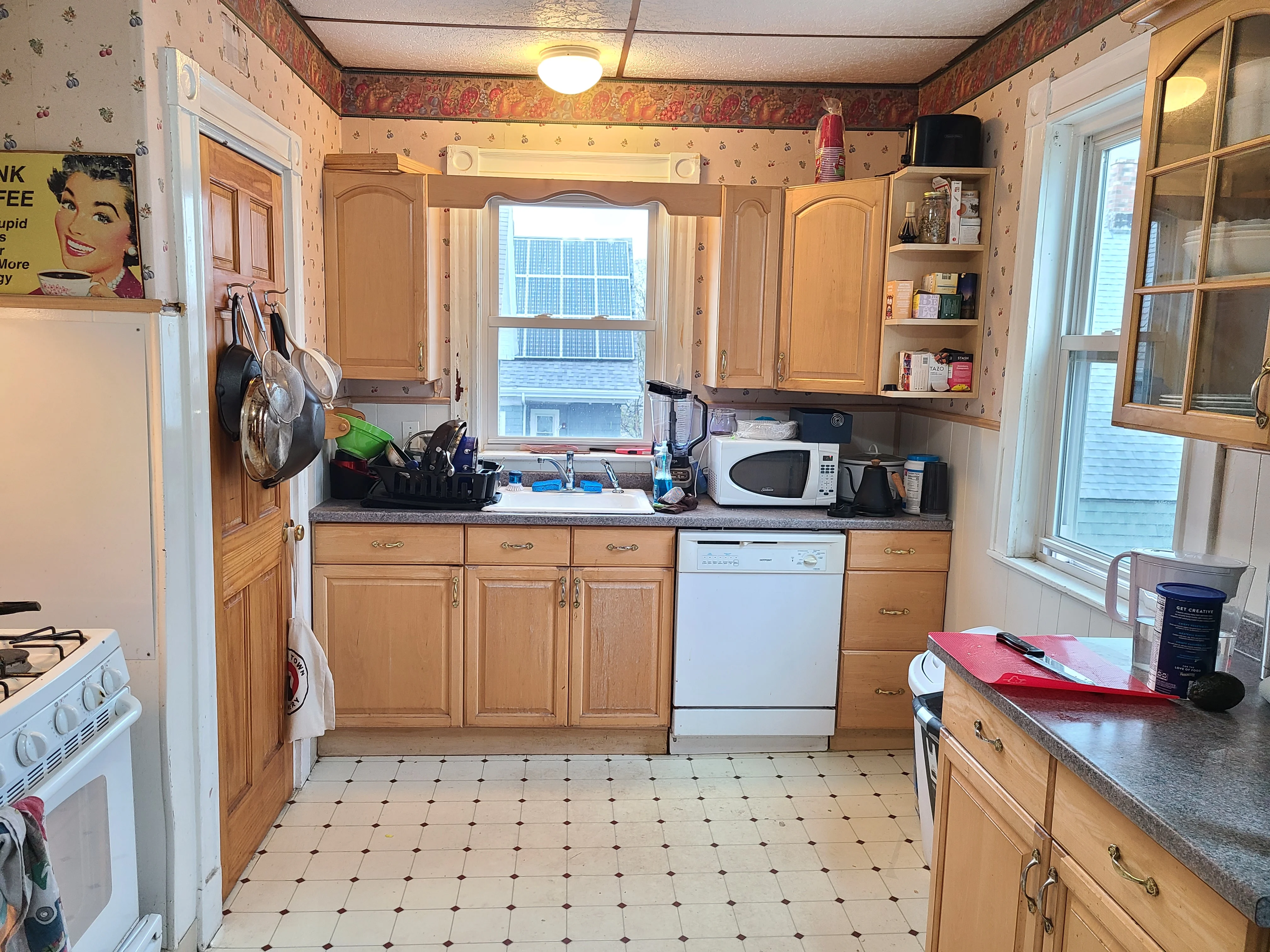 3 bed, 2 bath apartment for rent at 95 Belmont St Unit 2, Powder House Square — photo 2 of 17