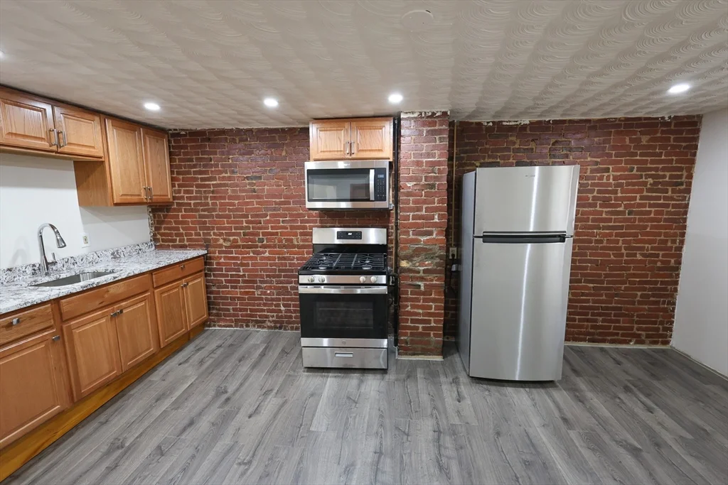 3 bed, 1 bath apartment for rent at 95 Bragdon St Unit 2, Roxbury