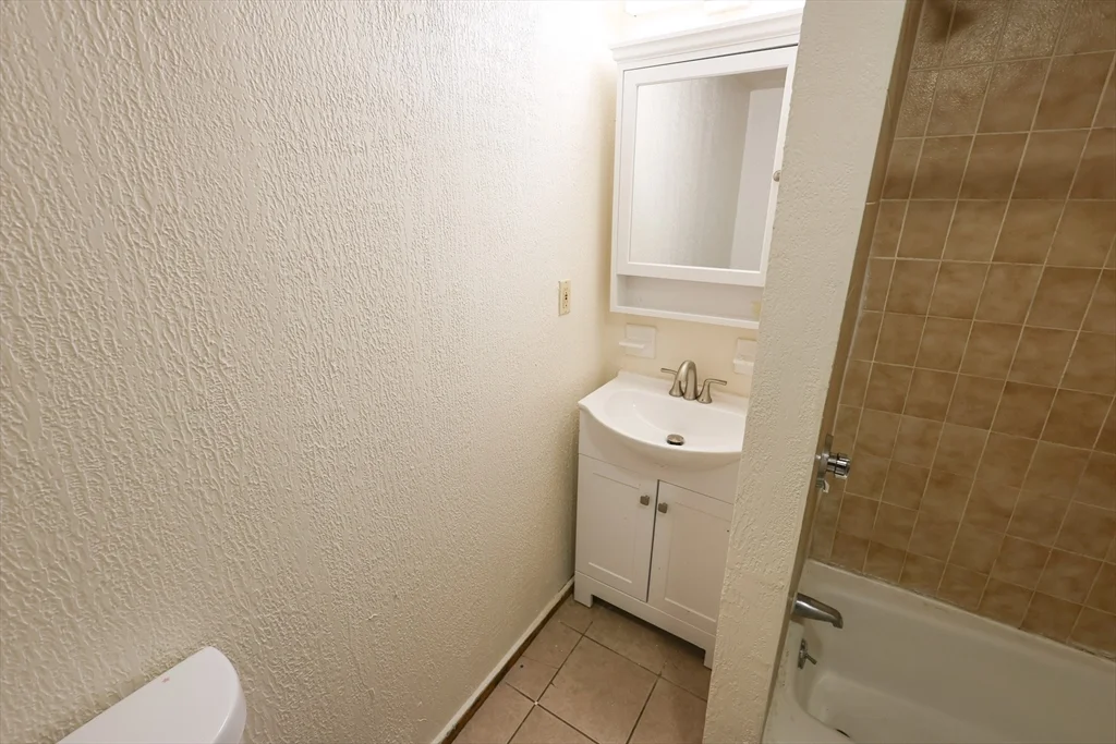 3 bed, 1 bath apartment for rent at 95 Bragdon St Unit 2, Roxbury — photo 14 of 19