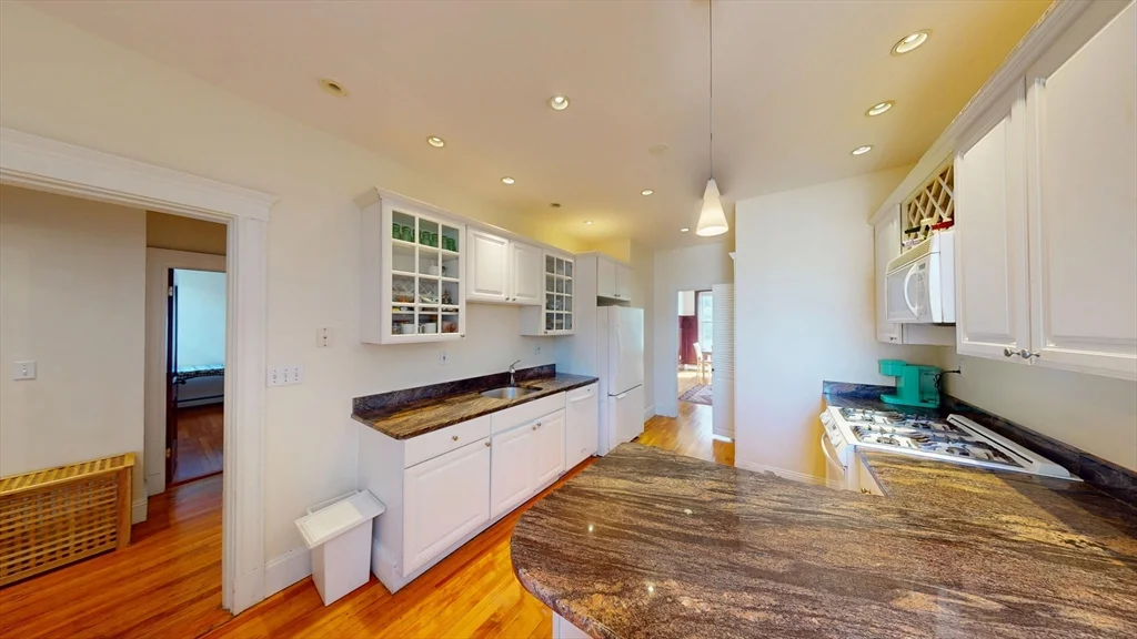 3 bed, 2 bath apartment for rent at 95 Centre St Unit 3, Coolidge Corner — photo 8 of 16