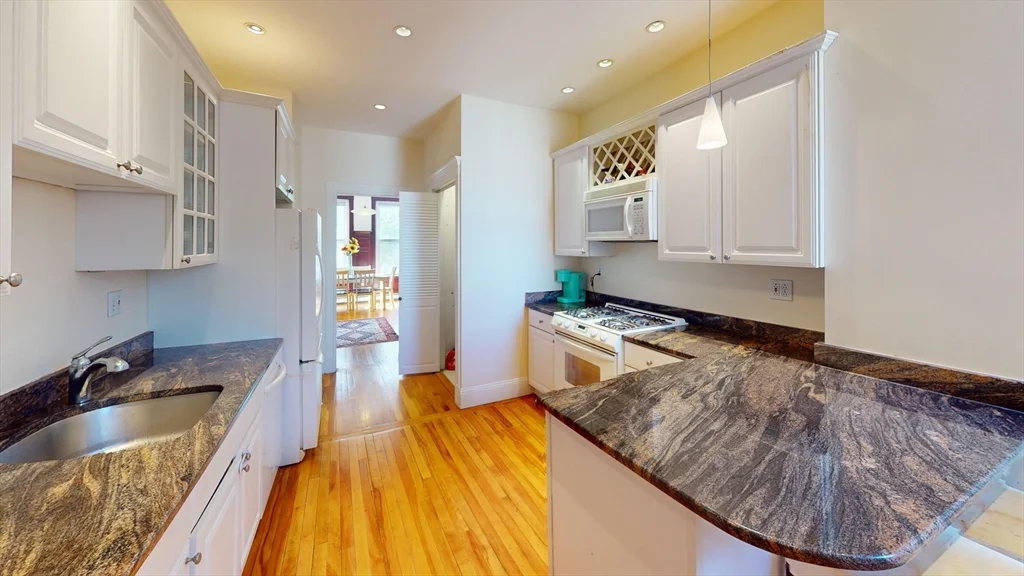 3 bed, 2 bath apartment for rent at 95 Centre St Unit 3, Coolidge Corner — photo 13 of 16