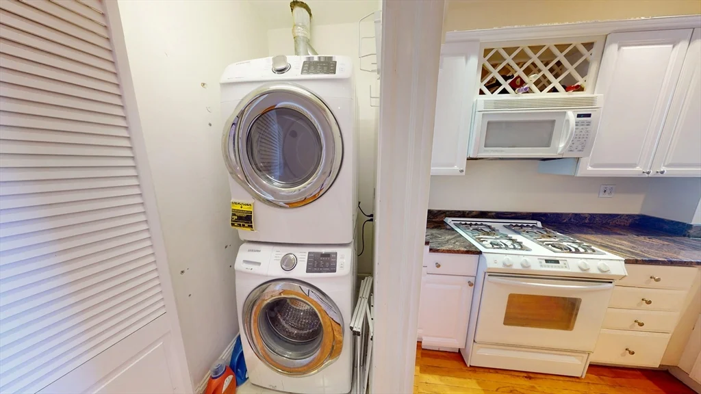 3 bed, 2 bath apartment for rent at 95 Centre St Unit 3, Coolidge Corner — photo 7 of 16