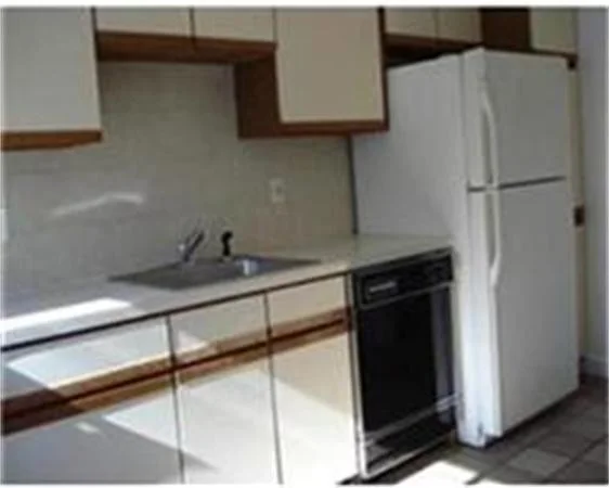 1 bed, 1 bath apartment for rent at 95 Chestnut St Unit 3, Brookline — photo 4 of 7