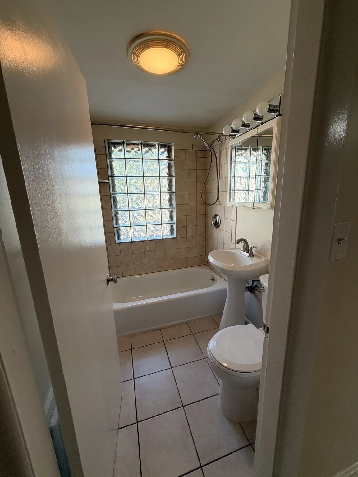 1 bed, 1 bath apartment for rent at 95 Copeland St Unit 3, Quincy — photo 8 of 9