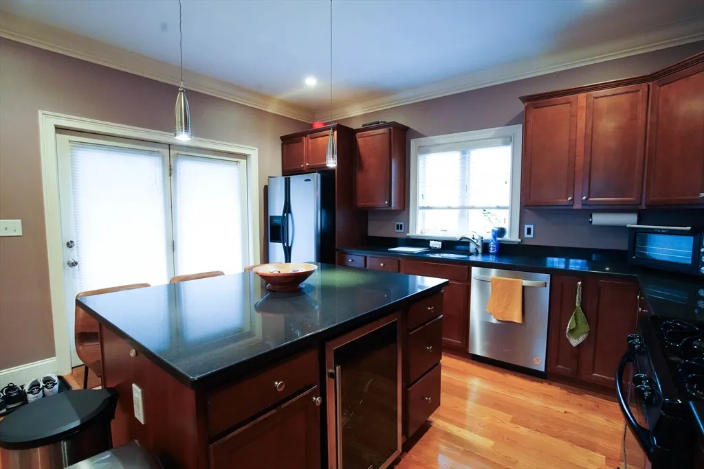 2 bed, 2 bath apartment for rent at 95 Dix St Unit 2, Dorchester — photo 3 of 24