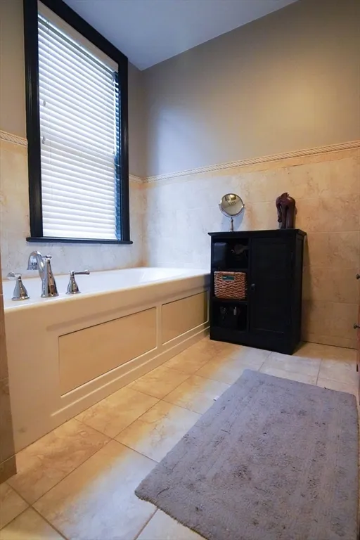 2 bed, 2 bath apartment for rent at 95 Dix St Unit 2, Dorchester — photo 8 of 24