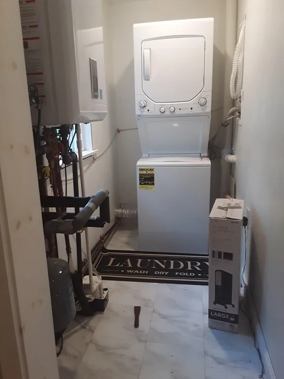 2 bed, 1 bath apartment for rent at 95 Donald Rd Unit 1, Marshfield — photo 3 of 6