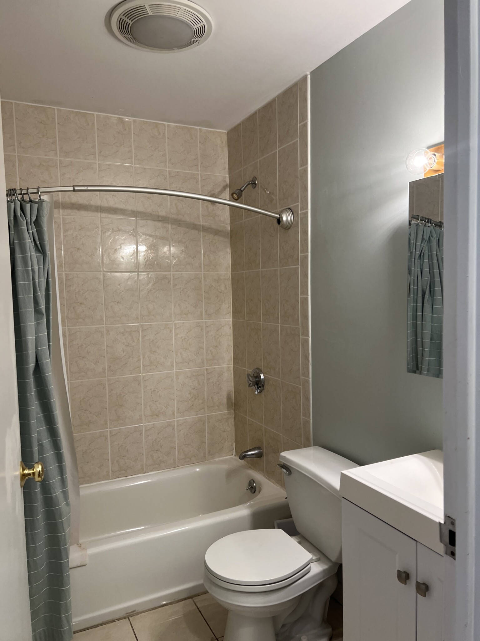 2 bed, 1 bath apartment for rent at 95 East Brookline St Unit 2, South End — photo 9 of 15