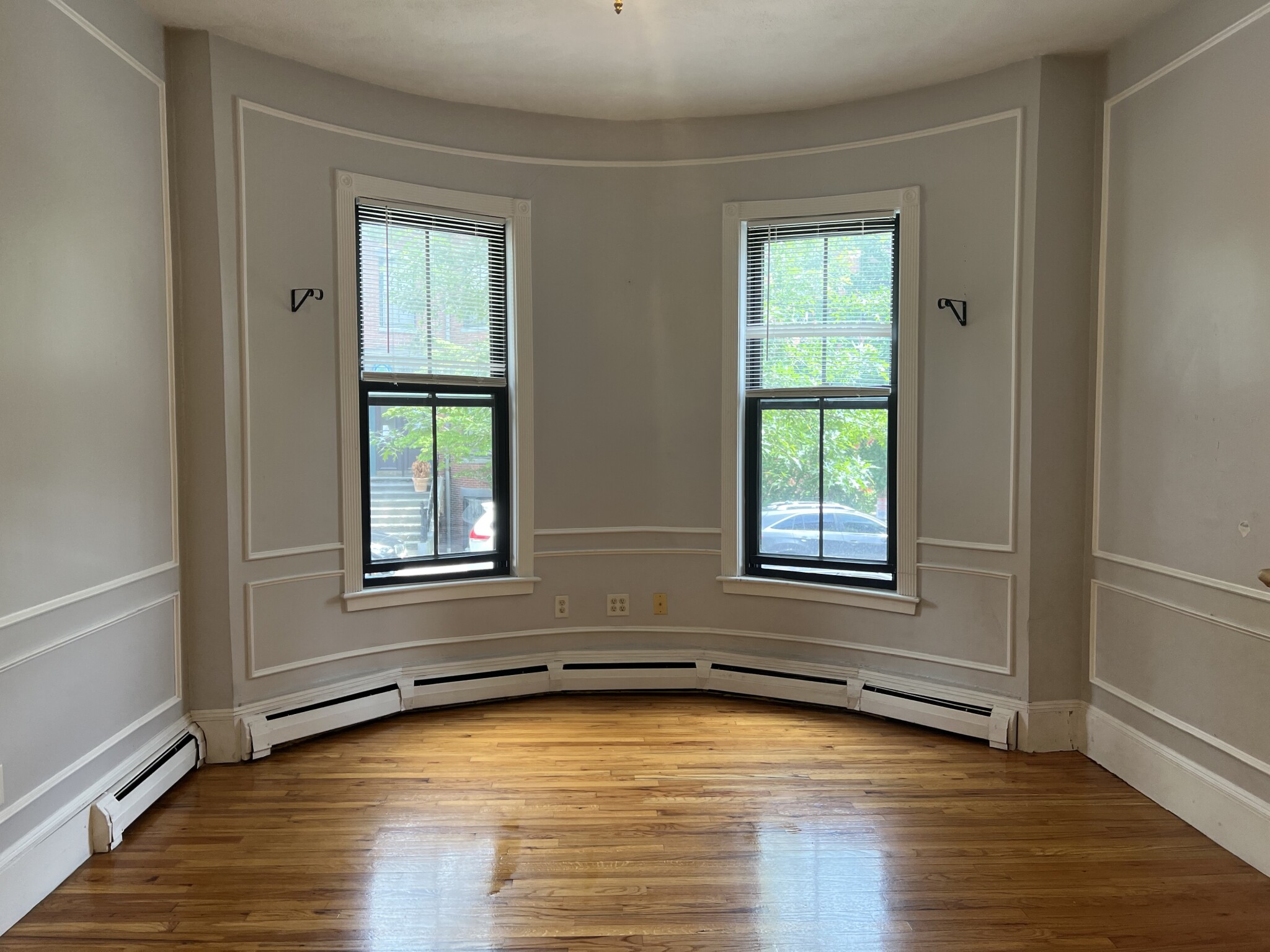 2 bed, 1 bath apartment for rent at 95 East Brookline St Unit 2, South End — photo 2 of 15