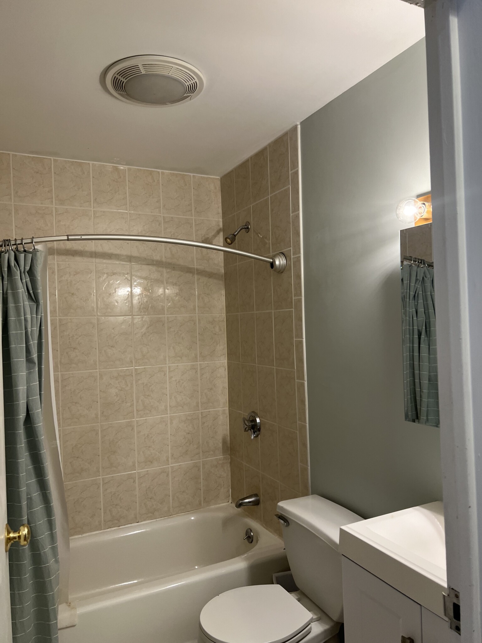 2 bed, 1 bath apartment for rent at 95 East Brookline St Unit 2, South End — photo 5 of 15