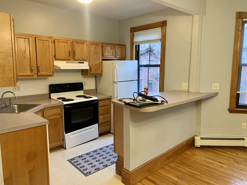 2 bed, 1 bath apartment for rent at 95 East Brookline St Unit 3, South End — photo 4 of 6