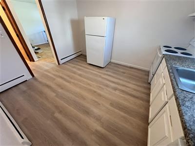 3 bed, 2 bath apartment for rent at 95 Edward St Unit F, South Medford — photo 3 of 22