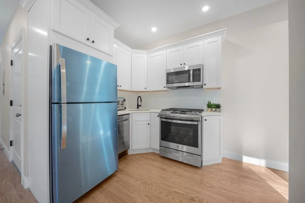 4 bed, 2 bath apartment for rent at 95 Endicott St Unit 2, North End — photo 5 of 12