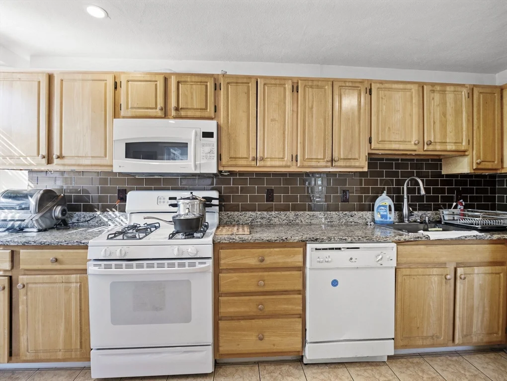 2 bed, 1 bath apartment for rent at 95 Florida St Unit 2, Dorchester — photo 13 of 29
