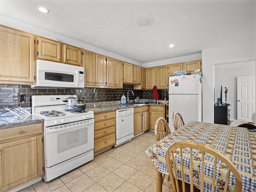 2 bed, 1 bath apartment for rent at 95 Florida St Unit 3, Dorchester — photo 13 of 29