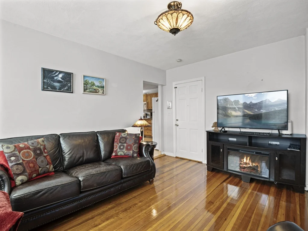 2 bed, 1 bath apartment for rent at 95 Florida St Unit 3, Dorchester — photo 6 of 29