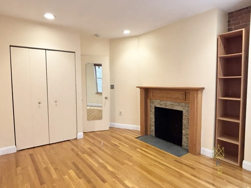 1 bed, 1 bath apartment for rent at 95 Gainsborough St Unit 106W, Fenway — photo 2 of 7