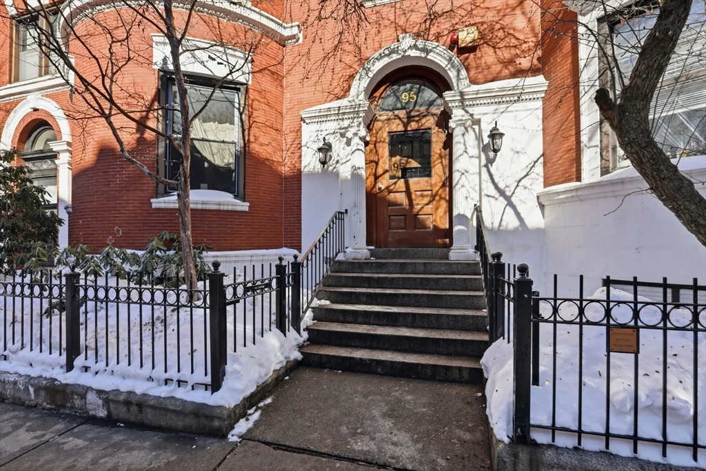 1 bed, 1 bath apartment for rent at 95 Gainsborough St Unit 302, Fenway — photo 14 of 14