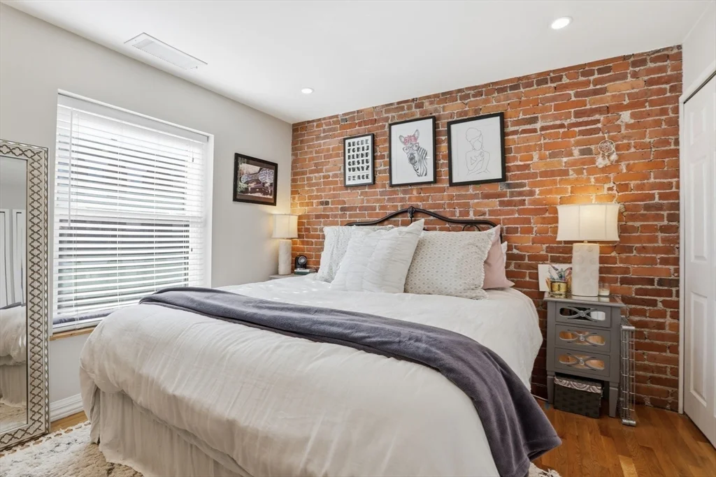 1 bed, 1 bath apartment for rent at 95 Gainsborough St Unit 302, Fenway — photo 7 of 14