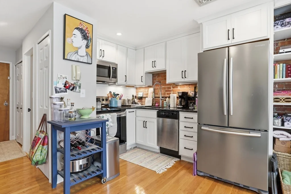 1 bed, 1 bath apartment for rent at 95 Gainsborough St Unit 302, Fenway — photo 5 of 14
