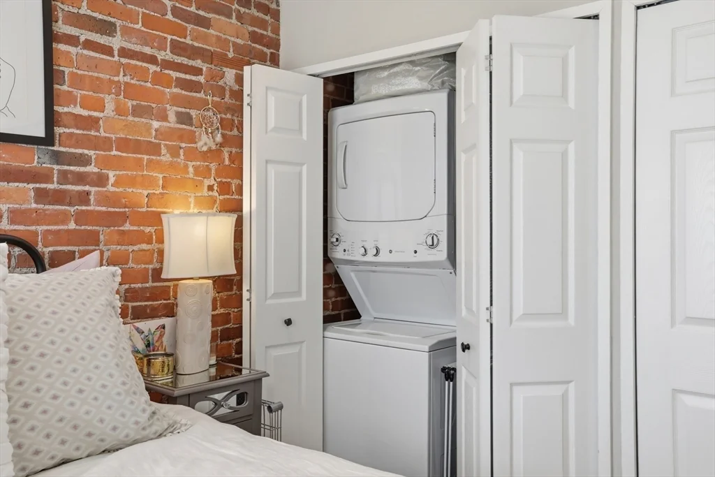 1 bed, 1 bath apartment for rent at 95 Gainsborough St Unit 302, Fenway — photo 9 of 14
