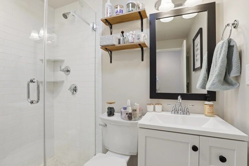 1 bed, 1 bath apartment for rent at 95 Gainsborough St Unit 302, Fenway — photo 10 of 14