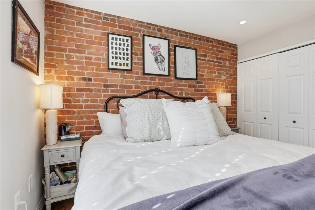 1 bed, 1 bath apartment for rent at 95 Gainsborough St Unit 302, Fenway — photo 8 of 14