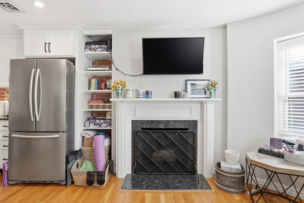 1 bed, 1 bath apartment for rent at 95 Gainsborough St Unit 302, Fenway — photo 4 of 14