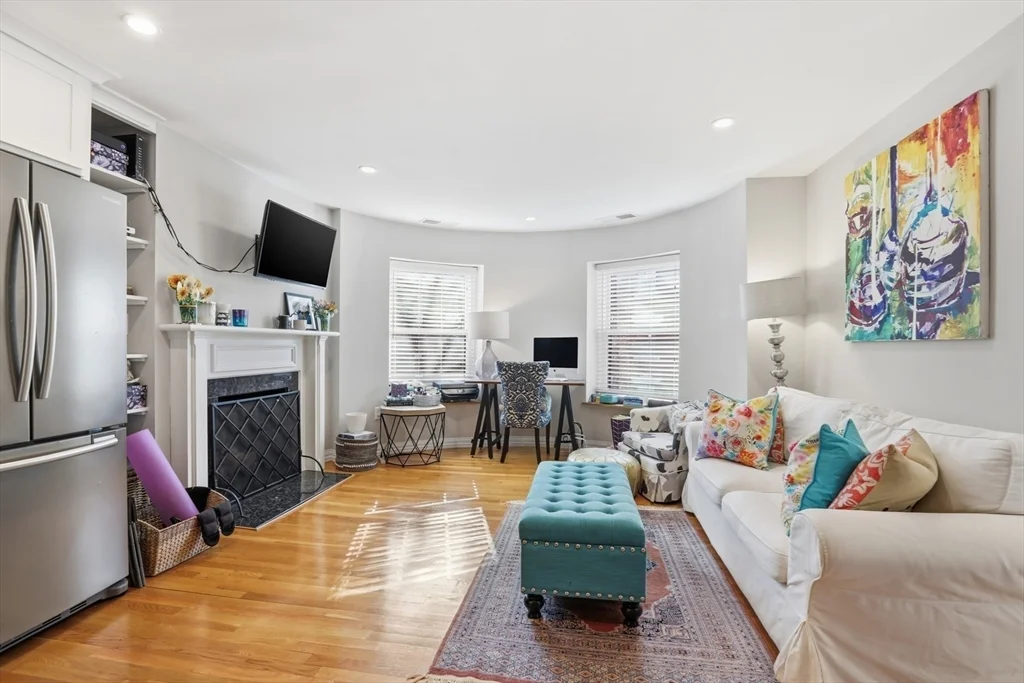 1 bed, 1 bath apartment for rent at 95 Gainsborough St Unit 302, Fenway — photo 1 of 14