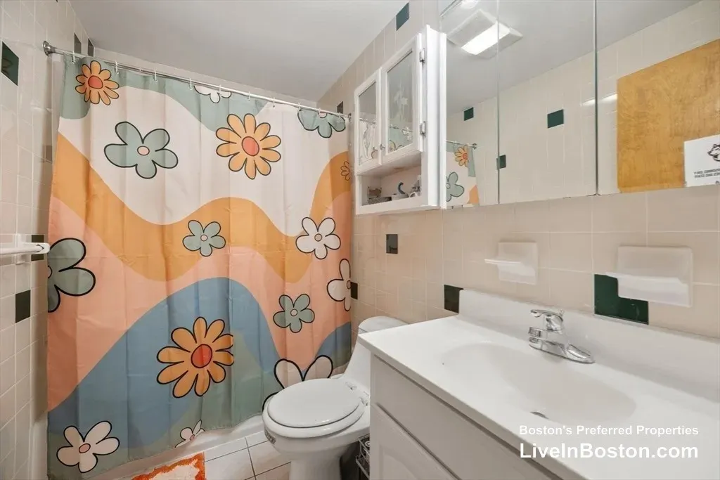 2 bed, 1 bath apartment for rent at 95 Gainsborough St Unit 307, Fenway — photo 9 of 11