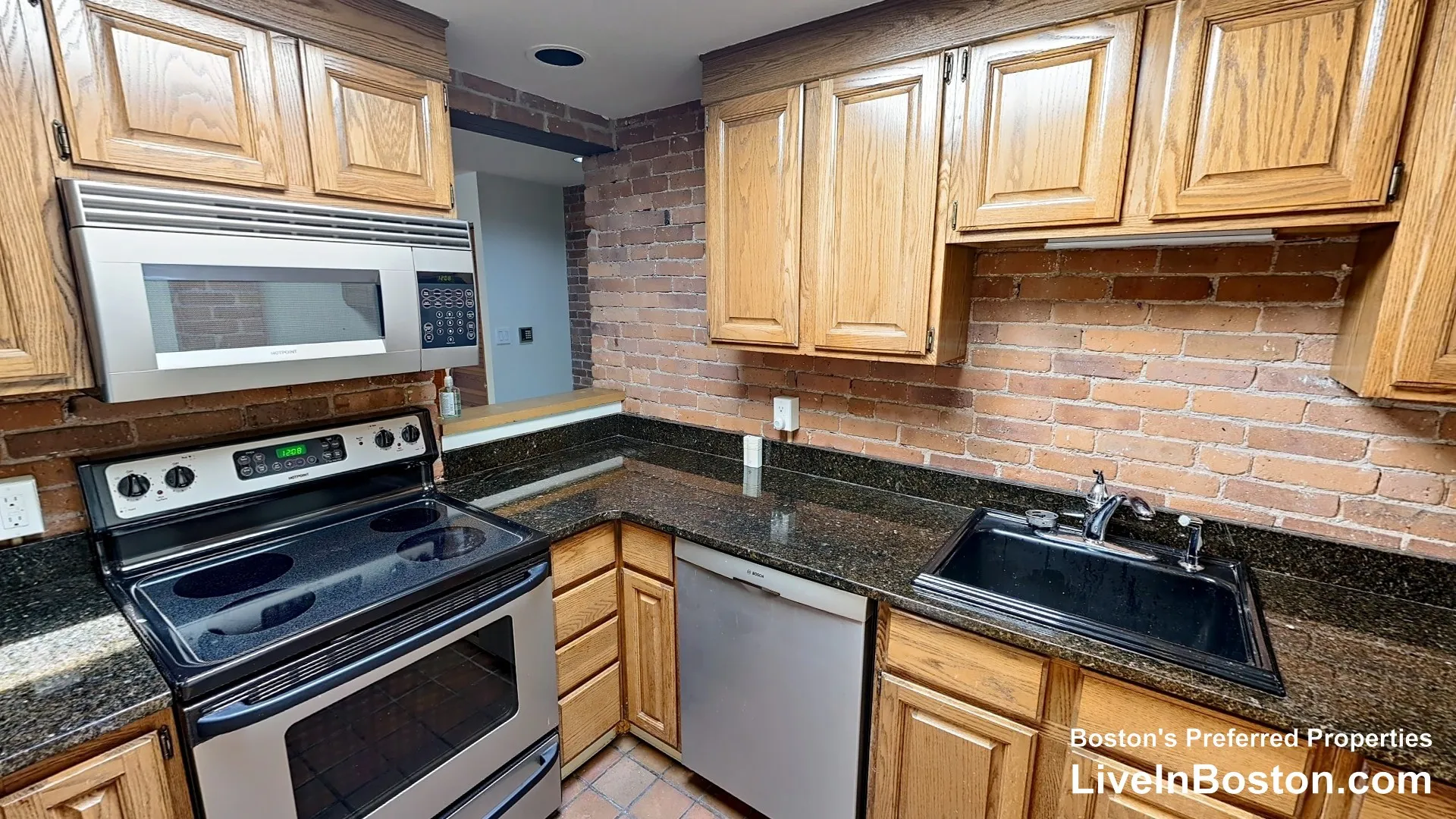 2 bed, 1 bath apartment for rent at 95 Gainsborough St Unit 406, Fenway — photo 3 of 11