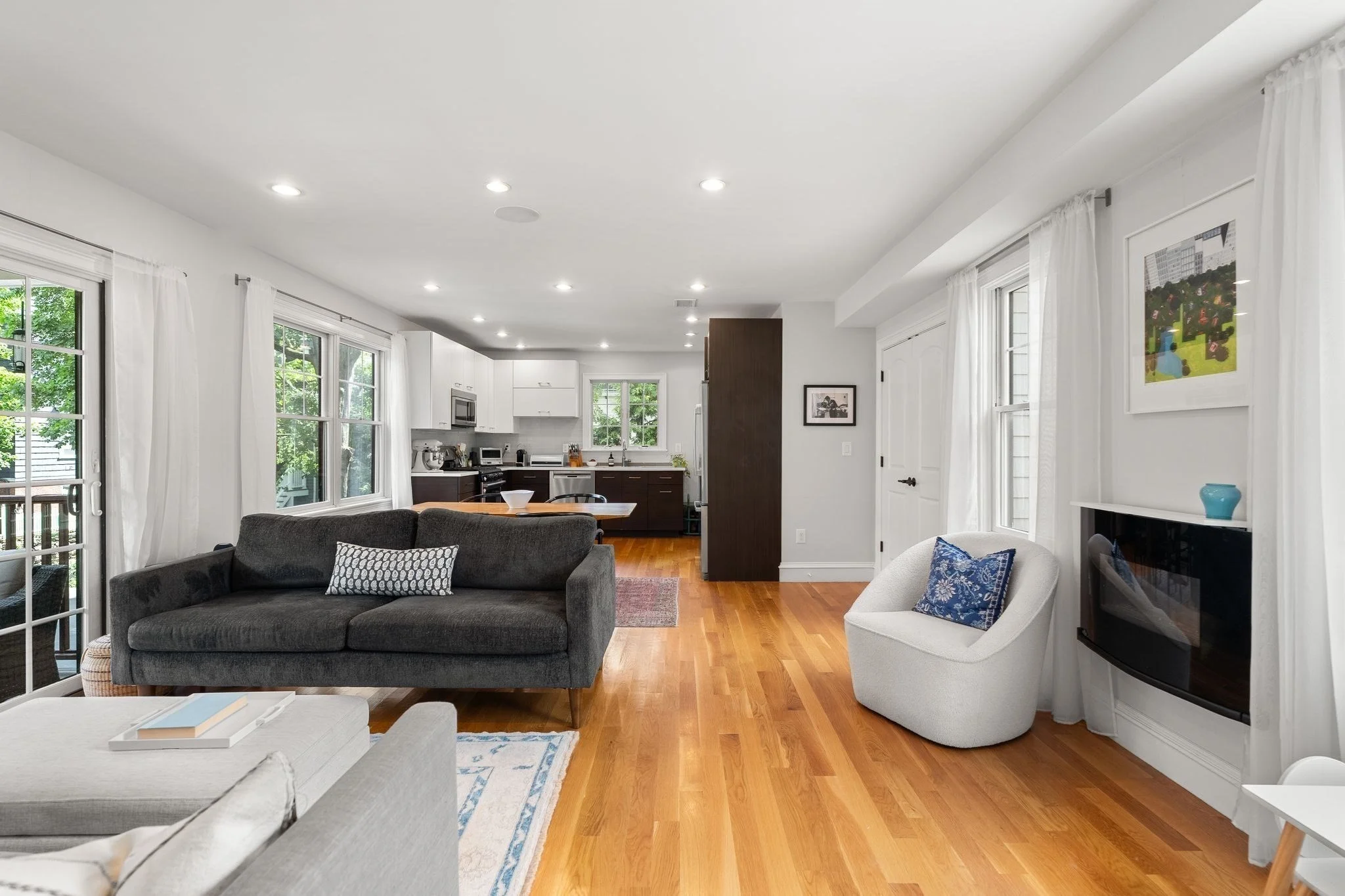 3 bed, 2 bath apartment for rent at 95 Green St Unit 2, Jamaica Plain — photo 4 of 40